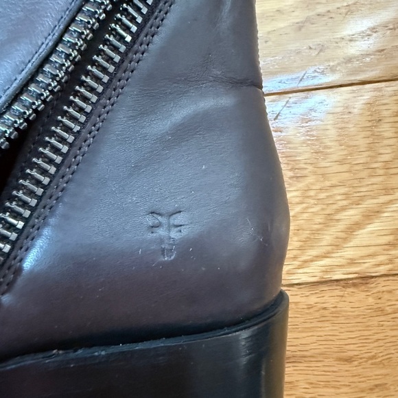NWT Frye Brown Leather Ankle Booties with Side Zipper - Picture 8 of 9